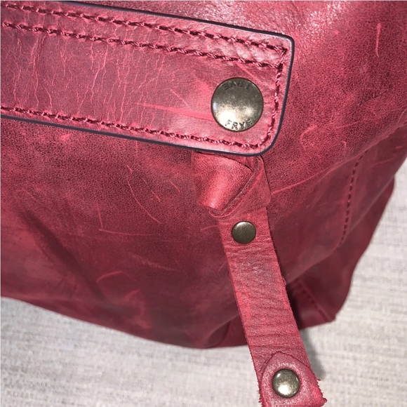 ❤️💜🩷Frye Melissa Zip Tote Bag Distressed Leather -Sangria- MSRP $398 - Picture 12 of 16